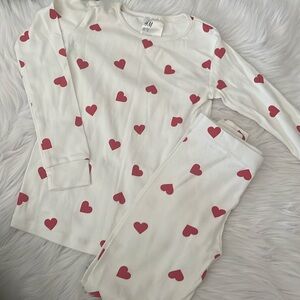 H&M heart ❤️ pajamas - size 7